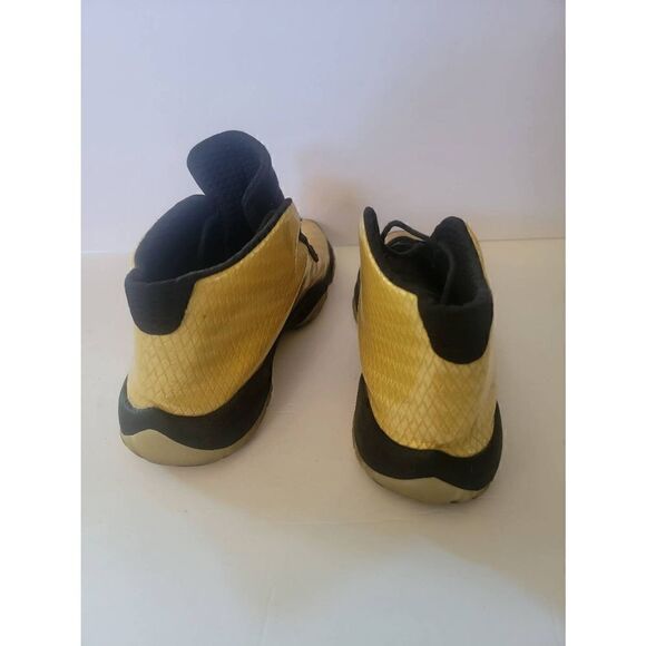 Nike Air Jordan Future Kids Metallic Gold GG Lace-up Sneakers Size 6.5Y - Picture 3 of 5